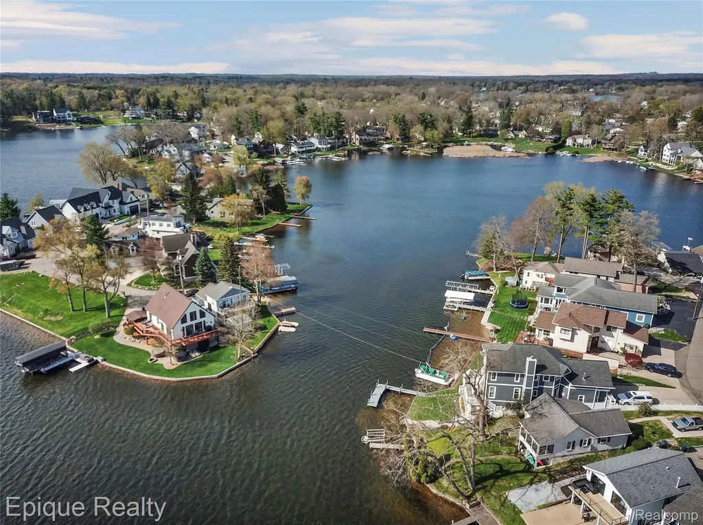 296 Shady Oaks Street Orion Charter Township MI 48362
