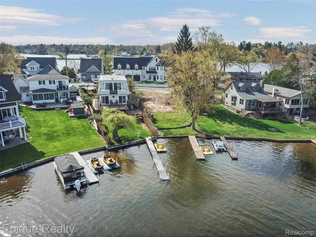 296 Shady Oaks Street Orion Charter Township MI 48362