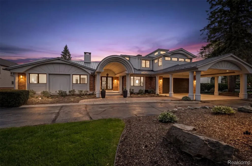 2440 Lake Angelus Lane Lake Angelus City MI 48326