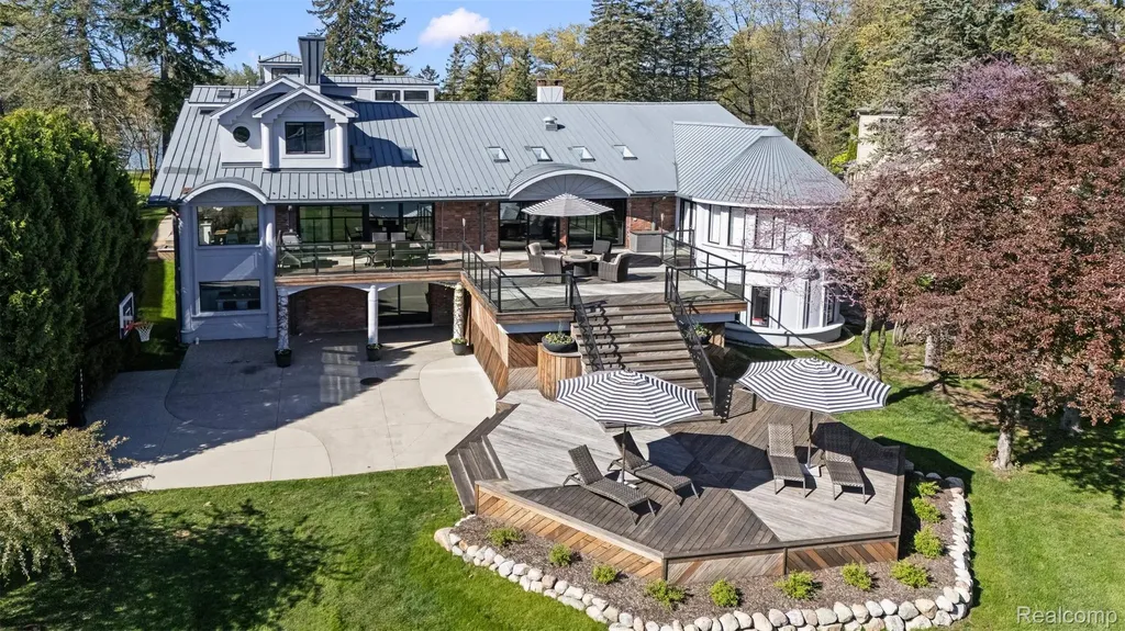 2440 Lake Angelus Lane Lake Angelus City MI 48326