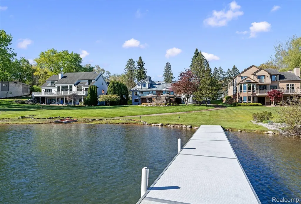 2440 Lake Angelus Lane Lake Angelus City MI 48326