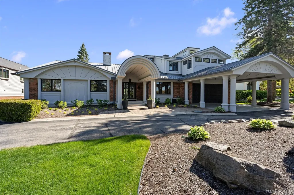 2440 Lake Angelus Lane Lake Angelus City MI 48326