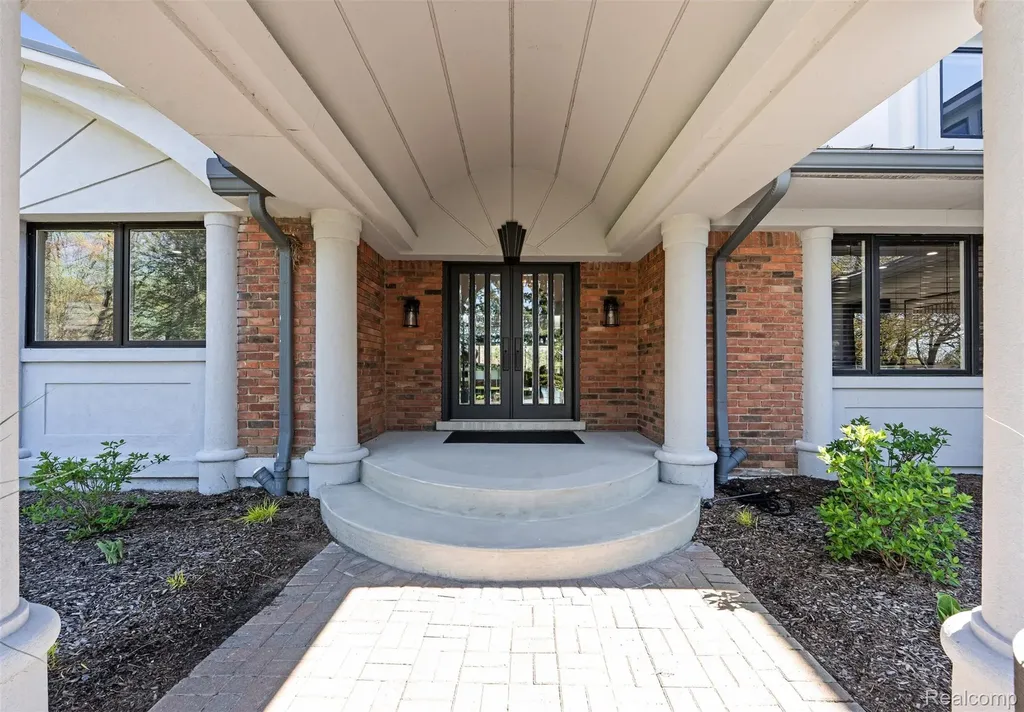 2440 Lake Angelus Lane Lake Angelus City MI 48326