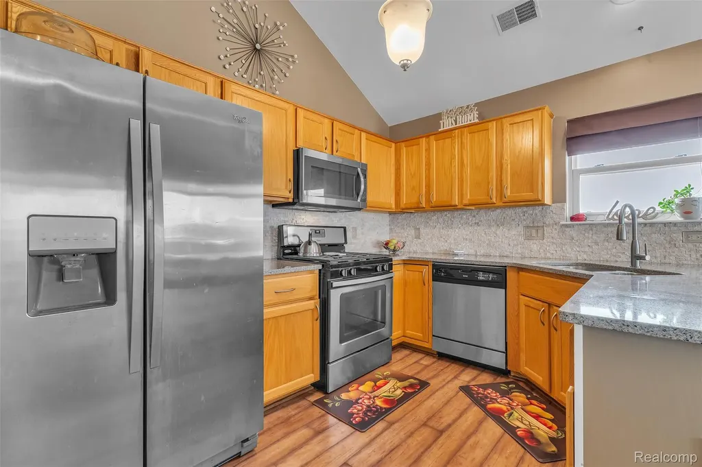 29104 Philadelphia Drive Chesterfield Township MI 48051