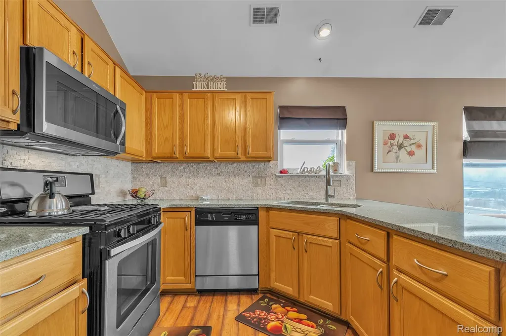 29104 Philadelphia Drive Chesterfield Township MI 48051