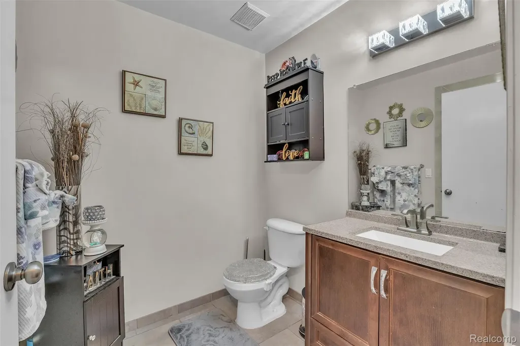 29104 Philadelphia Drive Chesterfield Township MI 48051