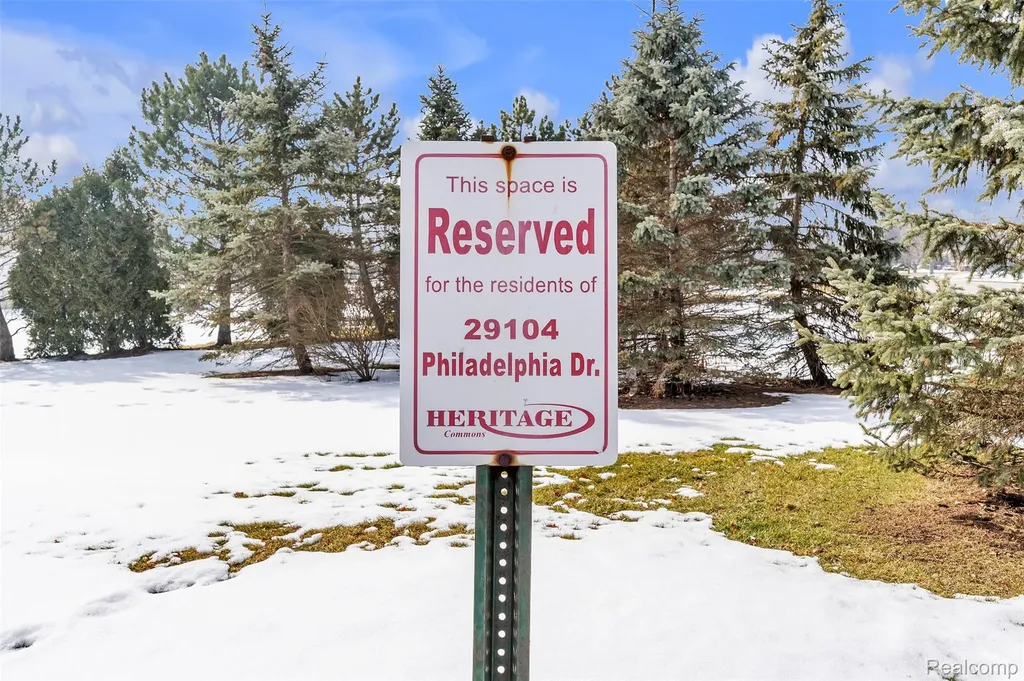 29104 Philadelphia Drive Chesterfield Township MI 48051