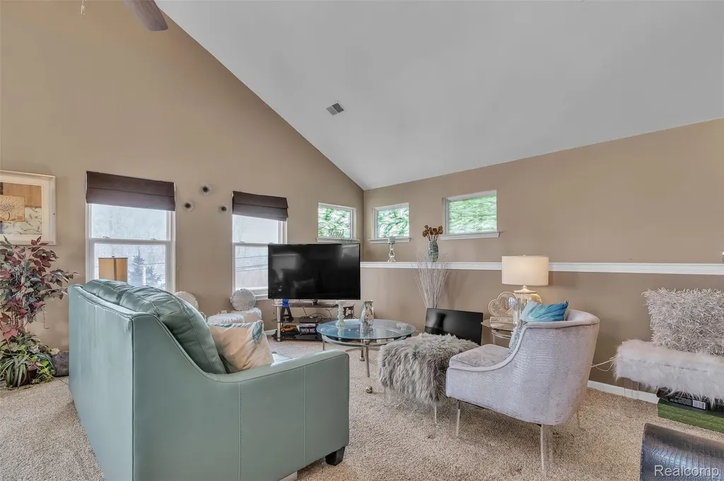 29104 Philadelphia Drive Chesterfield Township MI 48051
