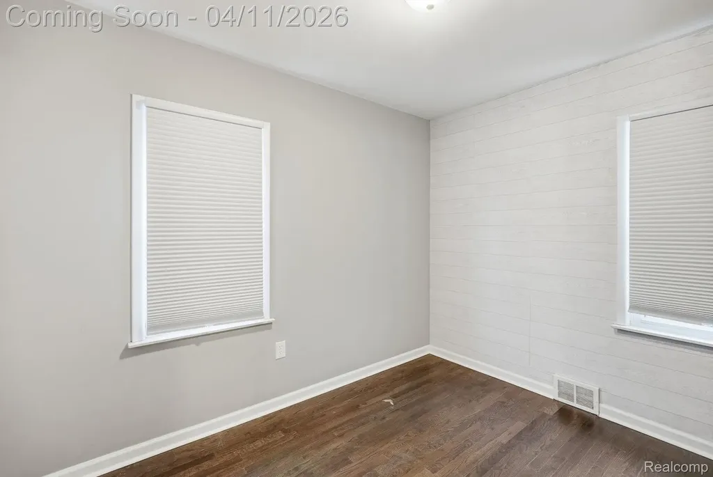 23360 Battelle Avenue Hazel Park City MI 48030