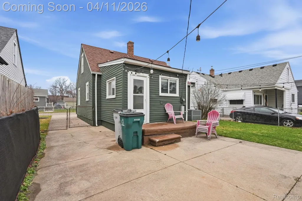 23360 Battelle Avenue Hazel Park City MI 48030