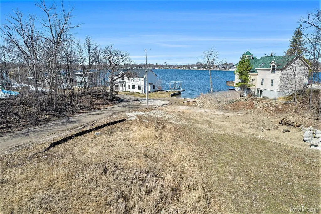 2294 Sonora Drive Fenton Charter Township MI 48430