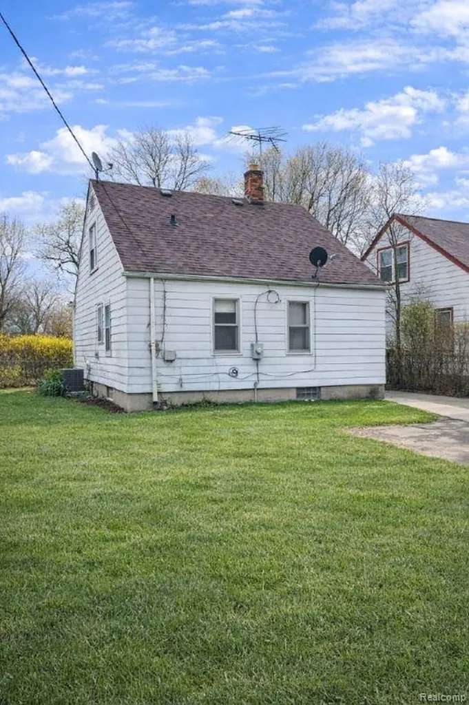 18681 Shields Street Detroit City MI 48234