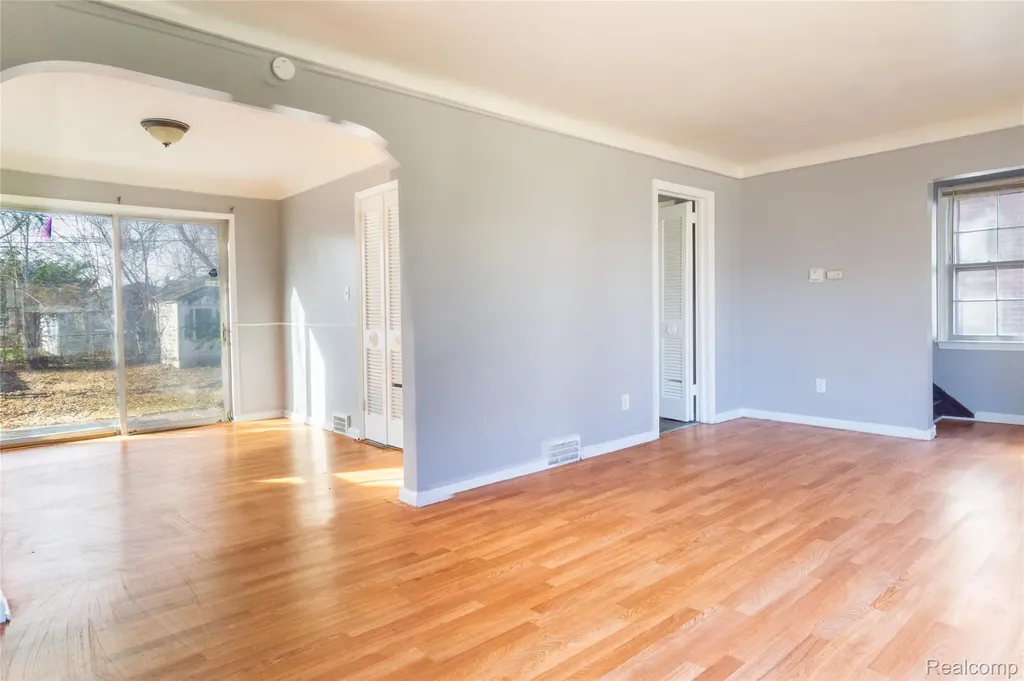 13878 Eastburn Street Detroit City MI 48205