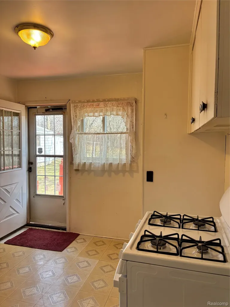 2257 Lodge Road Flint Charter Township MI 48532