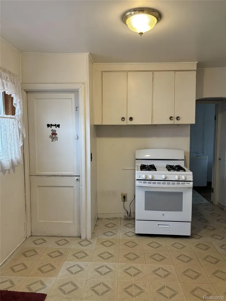 2257 Lodge Road Flint Charter Township MI 48532