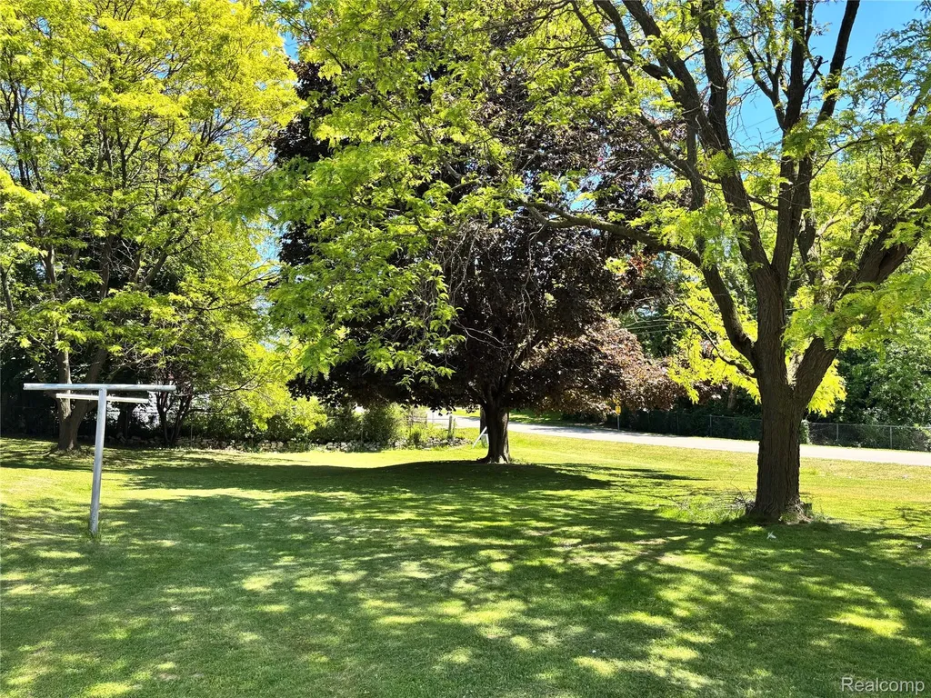 2257 Lodge Road Flint Charter Township MI 48532