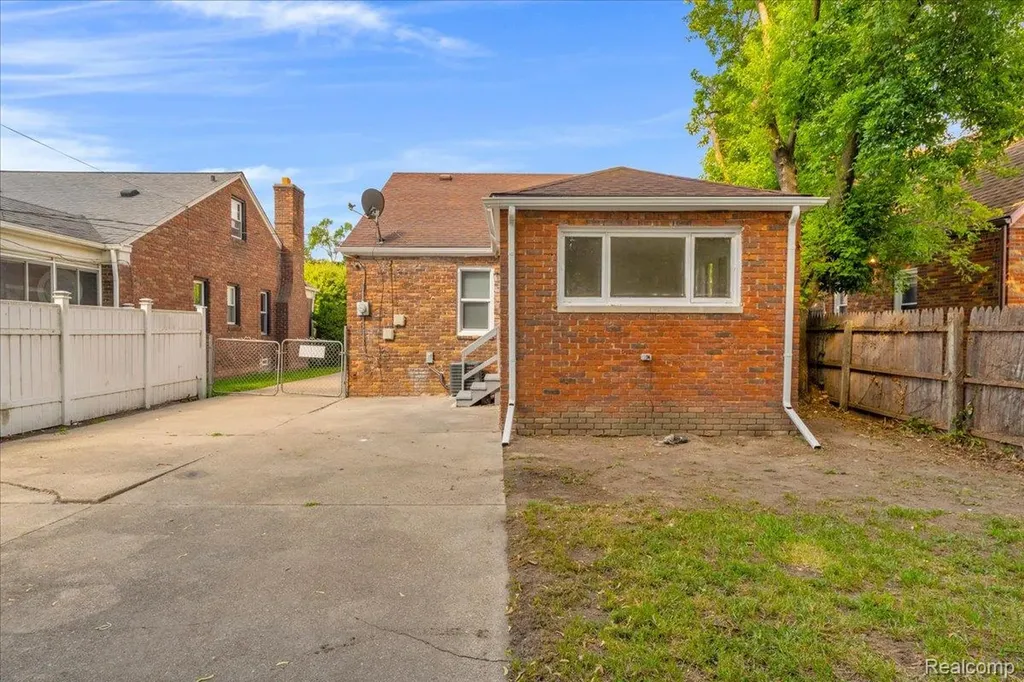 18458 Snowden Street Detroit City MI 48235