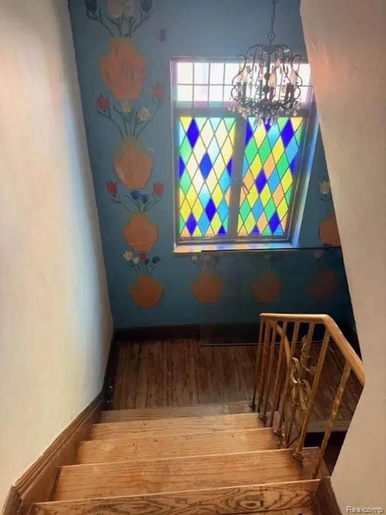 18303 Santa Barbara Drive Detroit City MI 48221