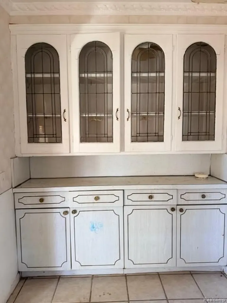 18303 Santa Barbara Drive Detroit City MI 48221