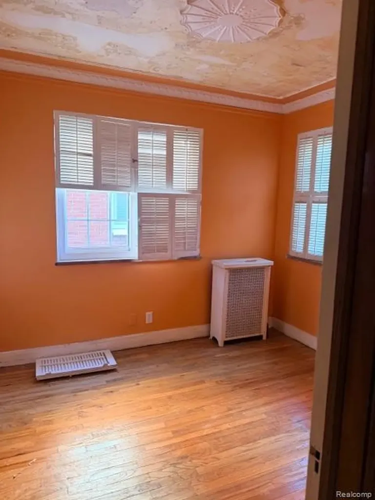 18303 Santa Barbara Drive Detroit City MI 48221