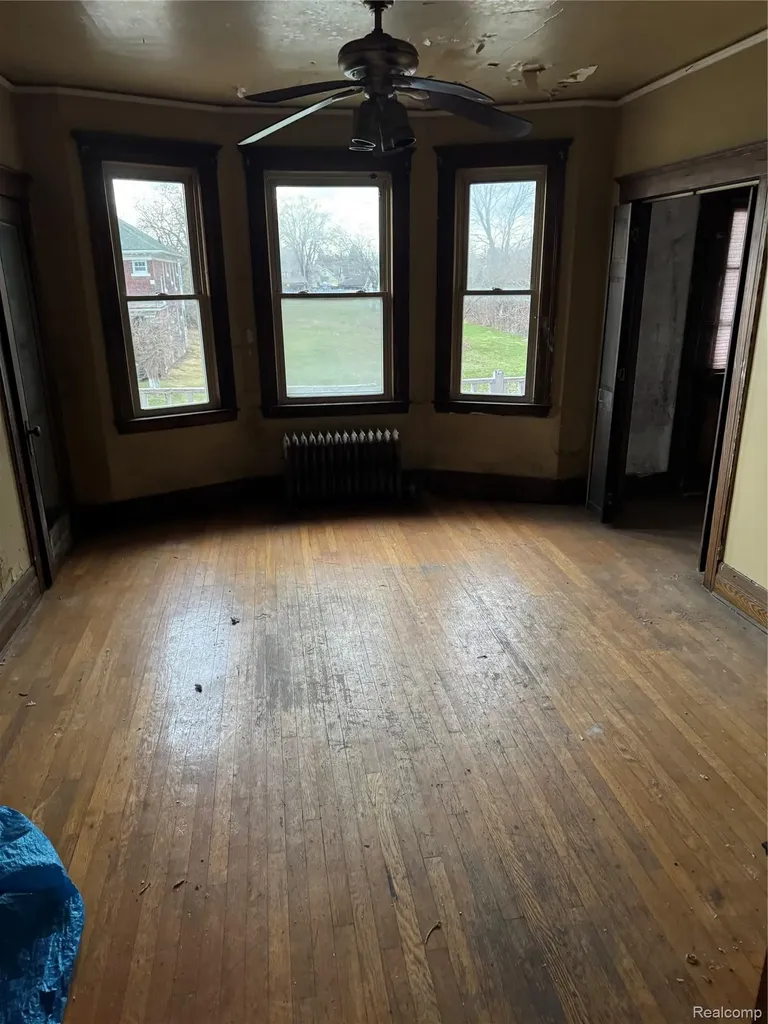 2954 E Harding Street Detroit City MI 48214