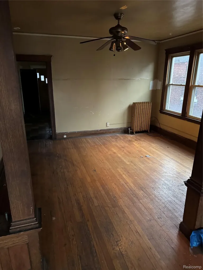 2954 E Harding Street Detroit City MI 48214