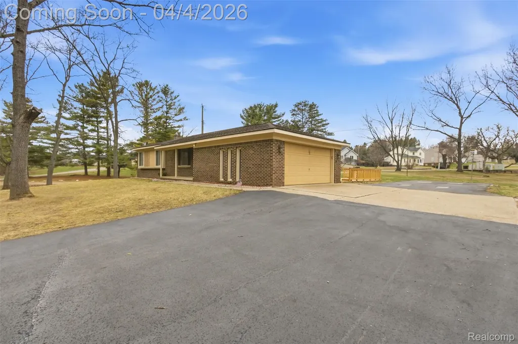 700 Bald Eagle Lake Road Ortonville Village MI 48462