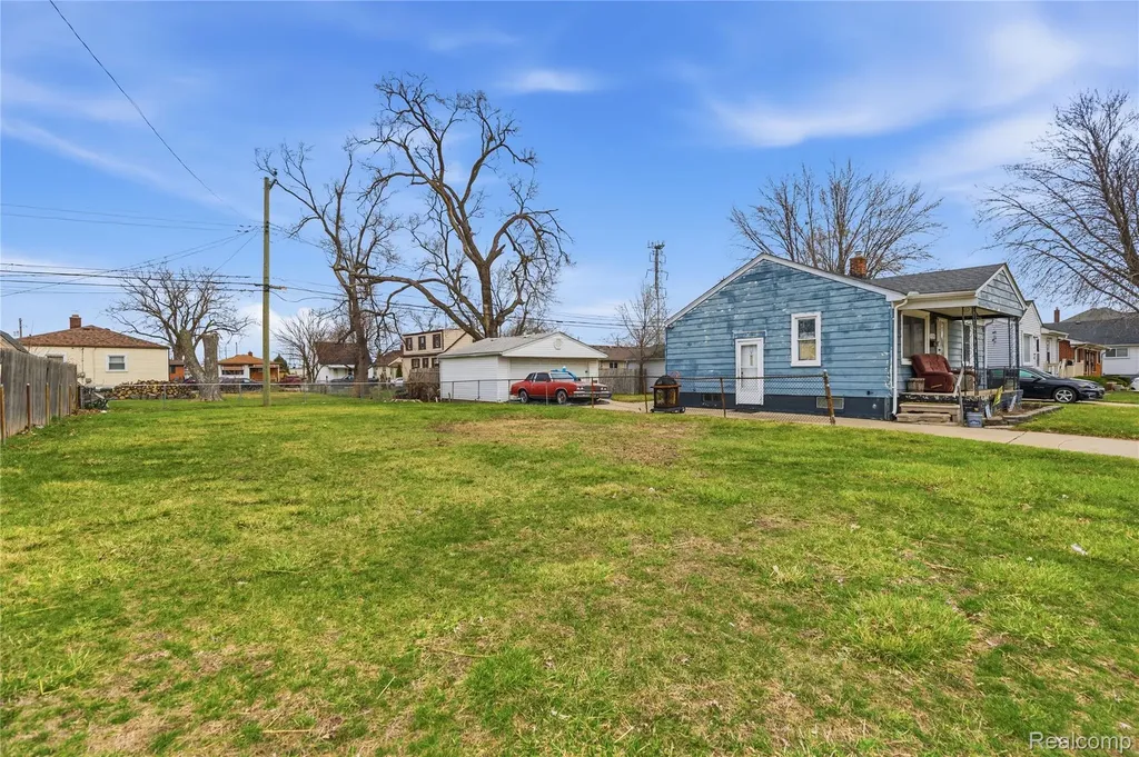 1738 Garfield Avenue Lincoln Park City MI 48146