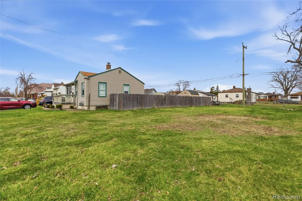 1738 Garfield Avenue Lincoln Park City MI 48146
