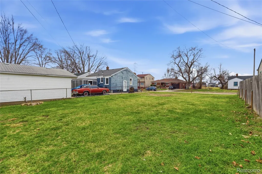 1738 Garfield Avenue Lincoln Park City MI 48146
