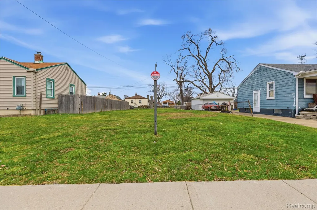 1738 Garfield Avenue Lincoln Park City MI 48146