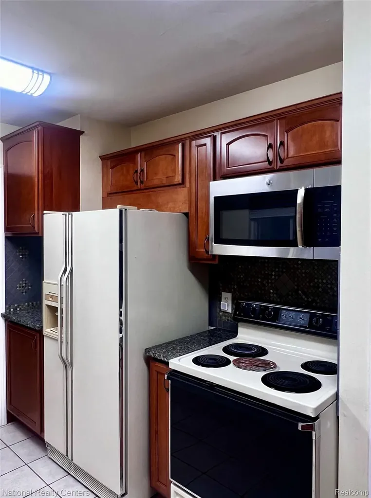 7010 Locklin Street West Bloomfield Charter Township MI 48324