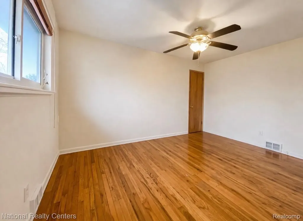 7010 Locklin Street West Bloomfield Charter Township MI 48324