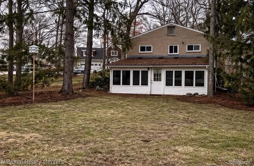 7010 Locklin Street West Bloomfield Charter Township MI 48324