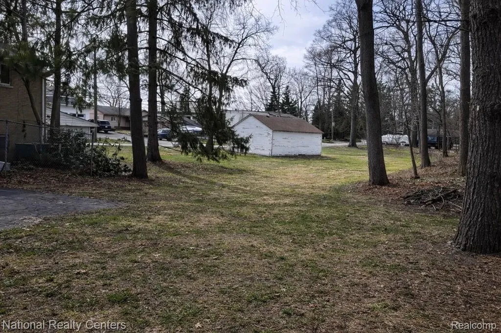 7010 Locklin Street West Bloomfield Charter Township MI 48324