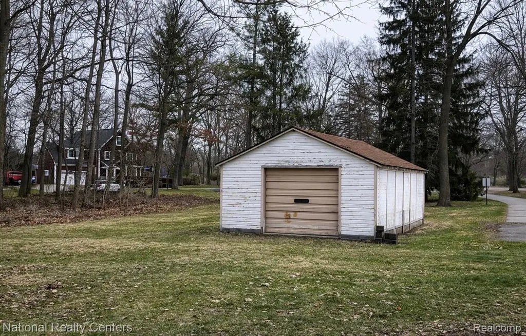 7010 Locklin Street West Bloomfield Charter Township MI 48324