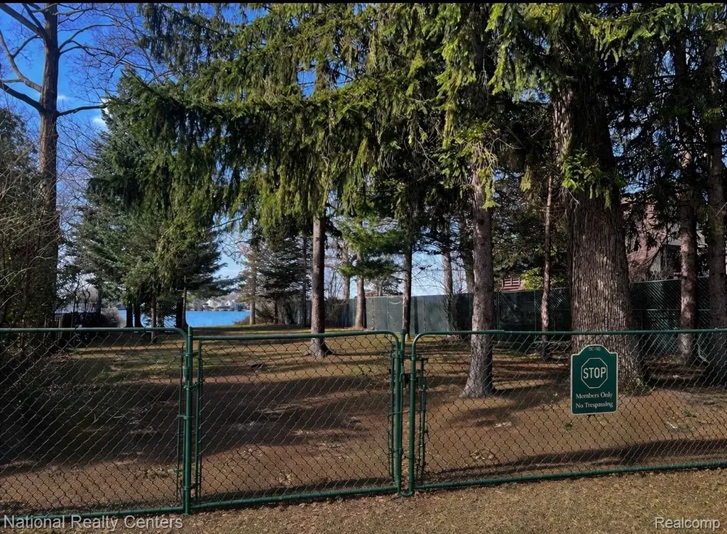 7010 Locklin Street West Bloomfield Charter Township MI 48324