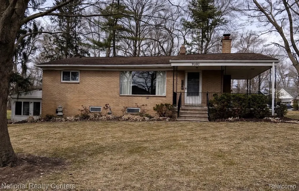 7010 Locklin Street West Bloomfield Charter Township MI 48324