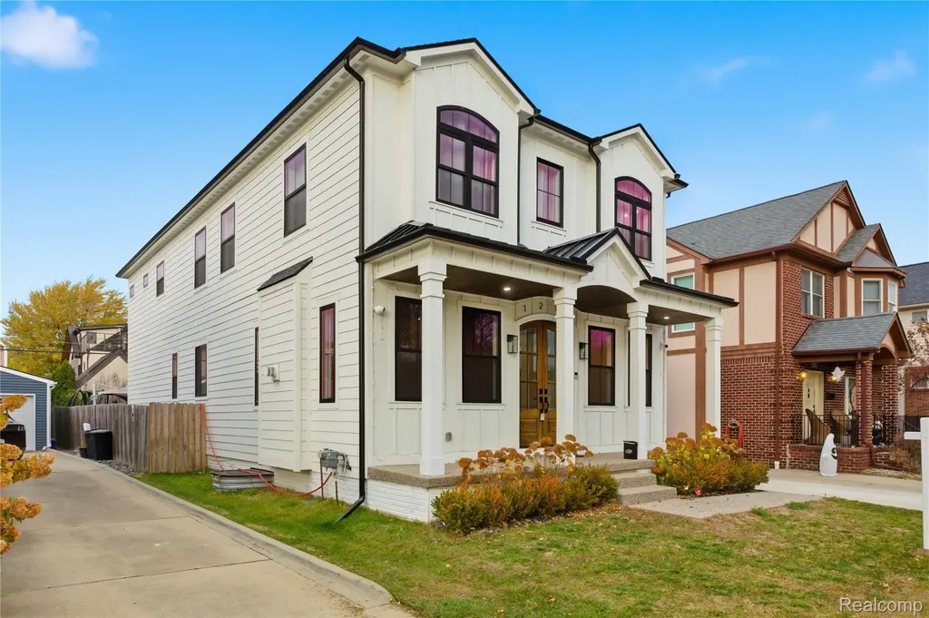 1211 E Lincoln Street Birmingham City MI 48009