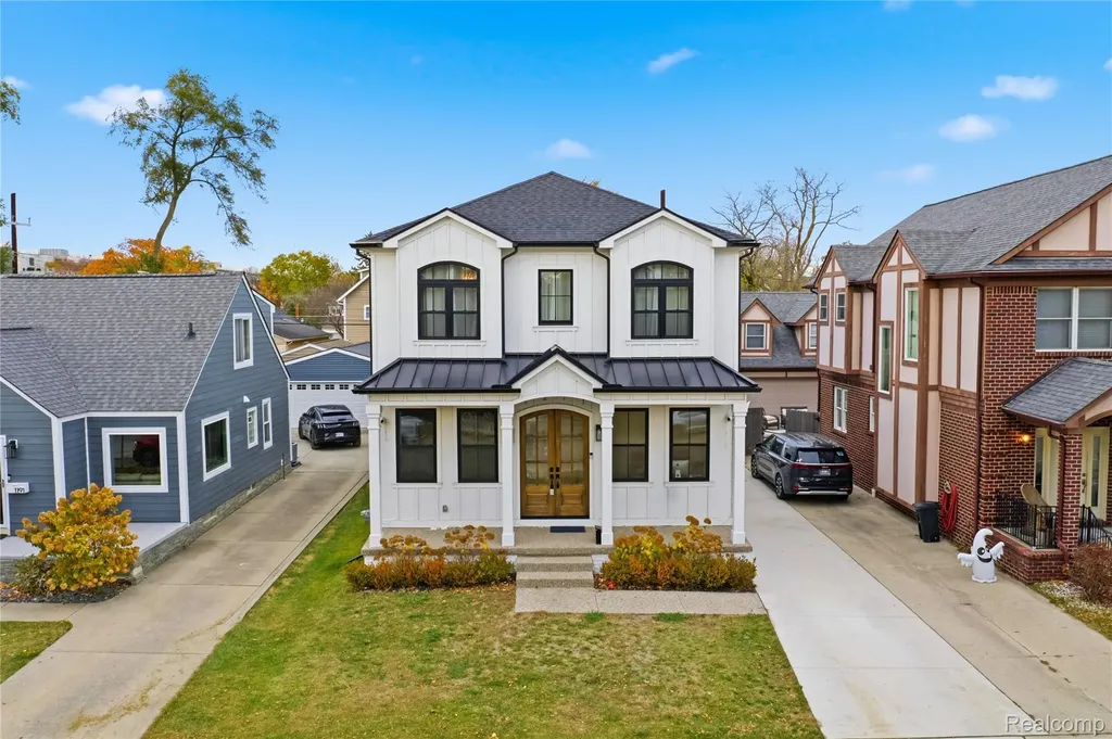 1211 E Lincoln Street Birmingham City MI 48009