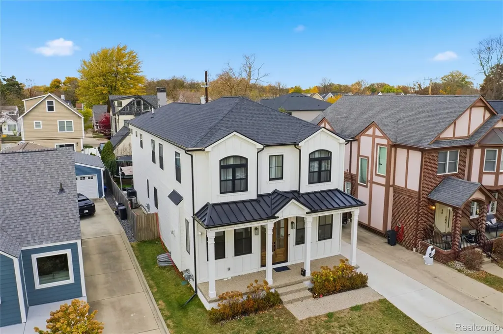 1211 E Lincoln Street Birmingham City MI 48009