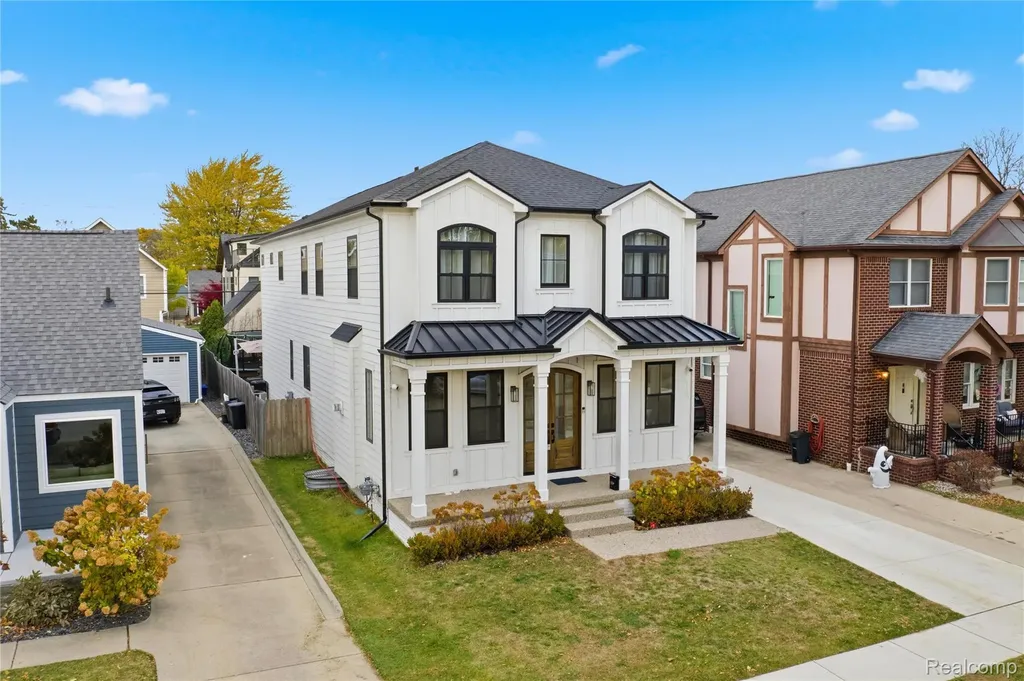 1211 E Lincoln Street Birmingham City MI 48009