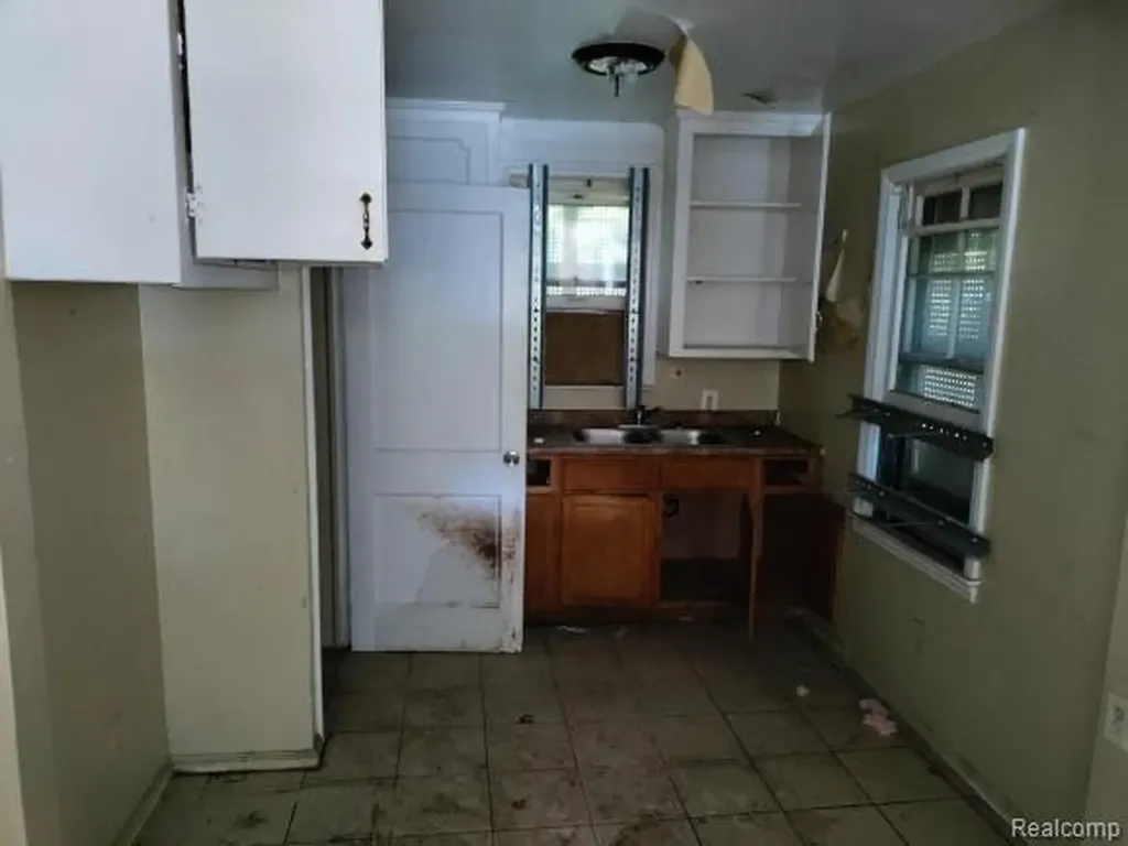 17305 Winston Street Detroit City MI 48219