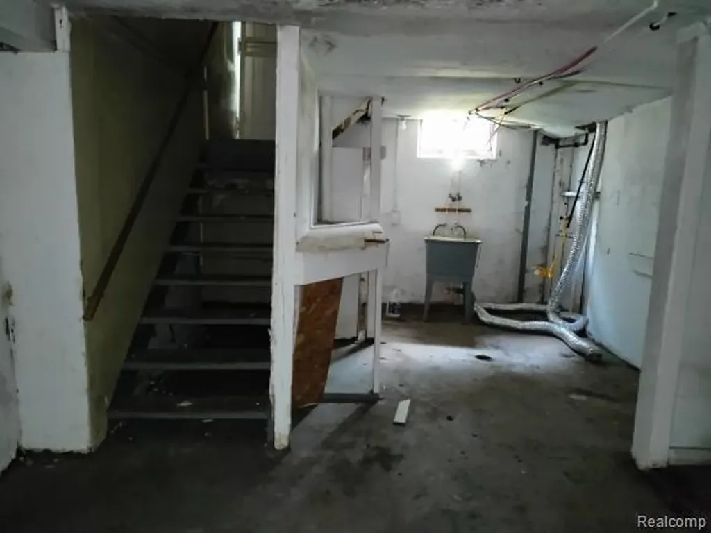 17305 Winston Street Detroit City MI 48219