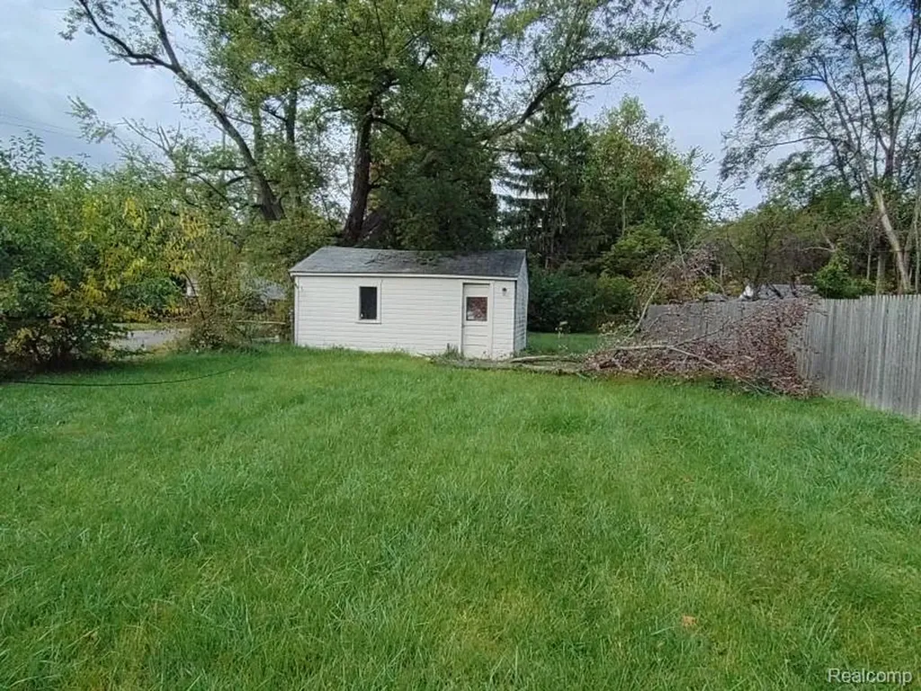 17305 Winston Street Detroit City MI 48219