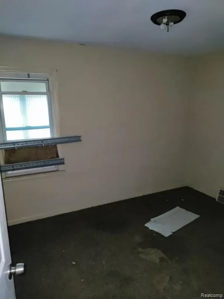 17305 Winston Street Detroit City MI 48219