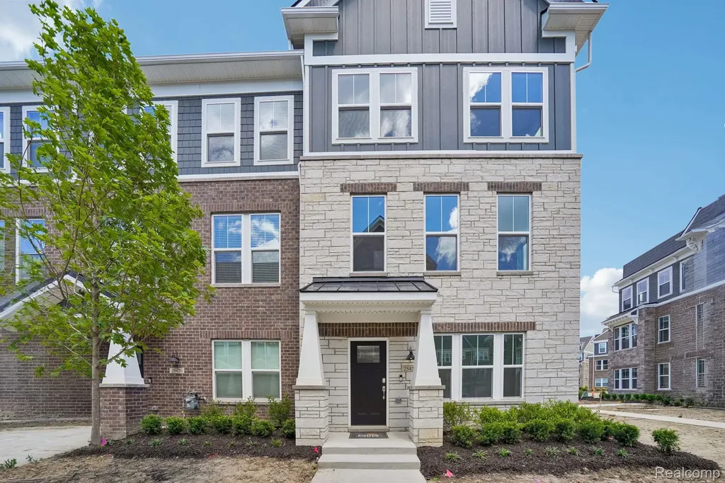 25424 Orwell Street Novi City MI 48375