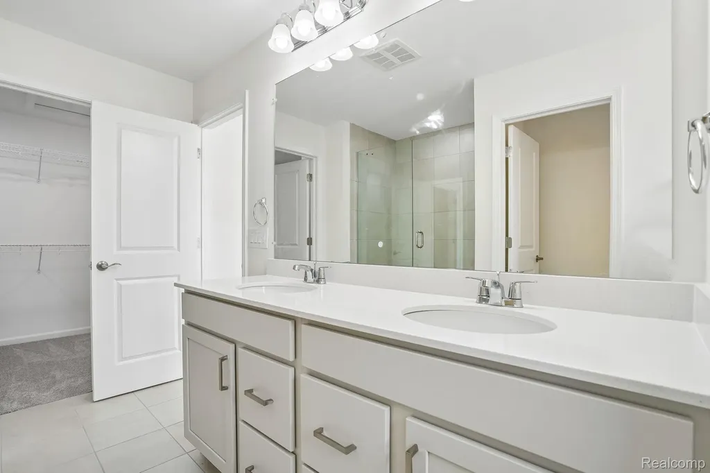 25424 Orwell Street Novi City MI 48375