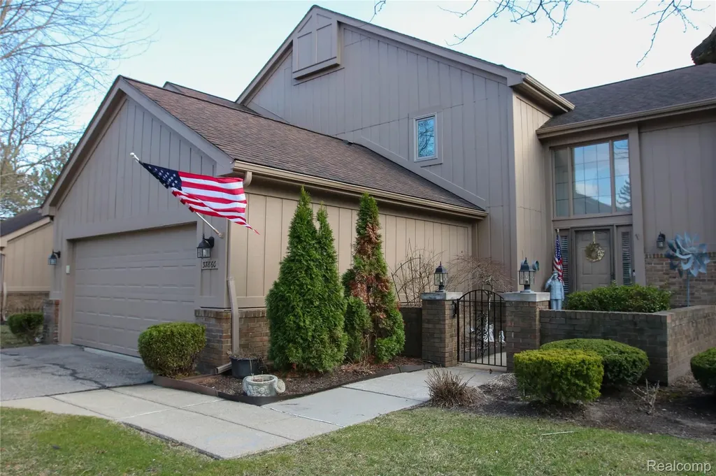 37860 N Laurel Park Drive Livonia City MI 48152