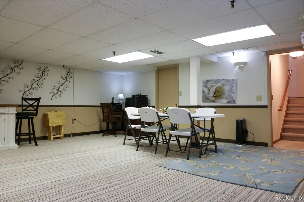 37860 N Laurel Park Drive Livonia City MI 48152